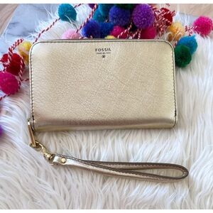 NWOT Fossil Sydney Metallic Gold Zip Phone Gold Wristlet Wallet​